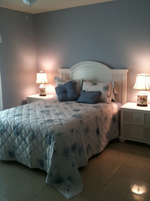 Guest bedroom