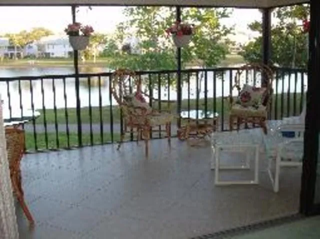 Soft breezes caress you on the spacious lanai