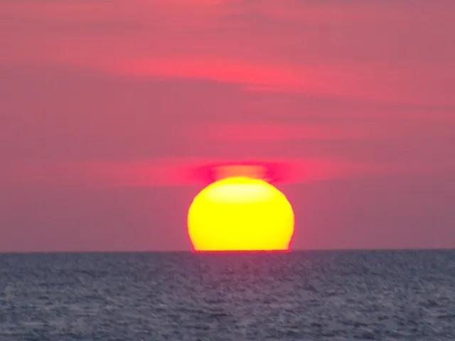 NIGHTLY SUNSETS ON BEACH