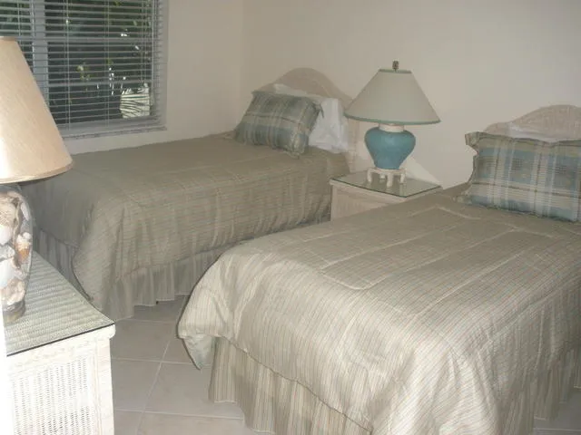 Twin bed guest room.