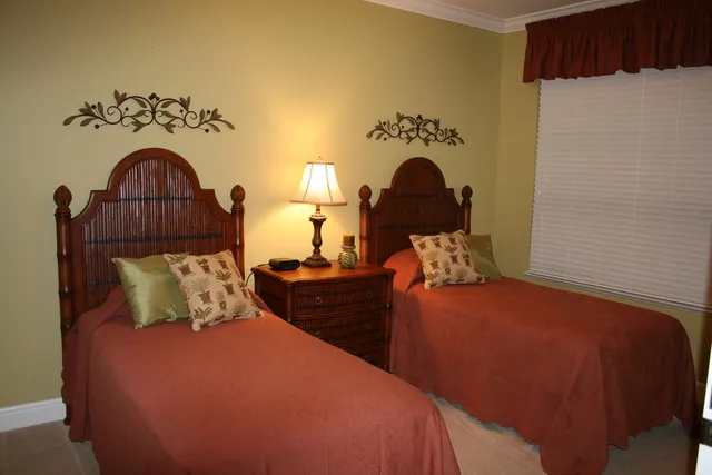 Guest room 2 has twin beds