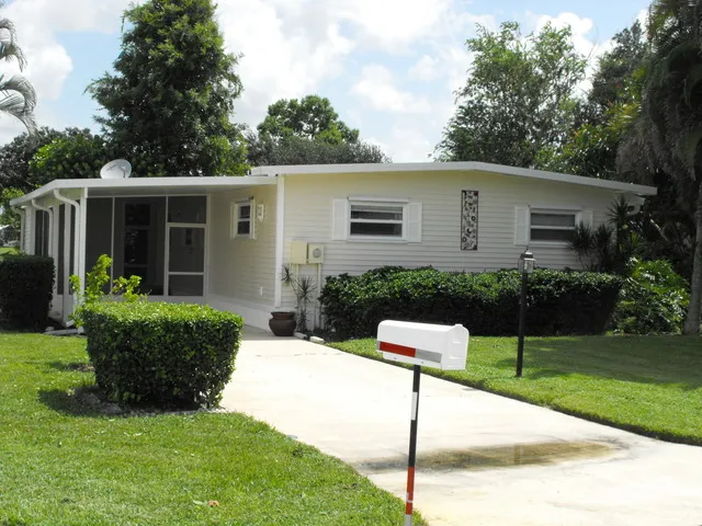 431 Riviera Blvd W