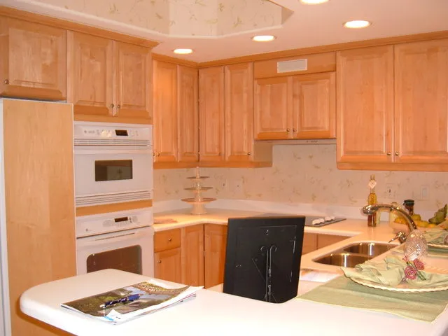 HIGH QUALITY KITCHEN
