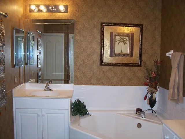 MASTER BATHROOM WITH SEPERATE TUB AND SHOWER