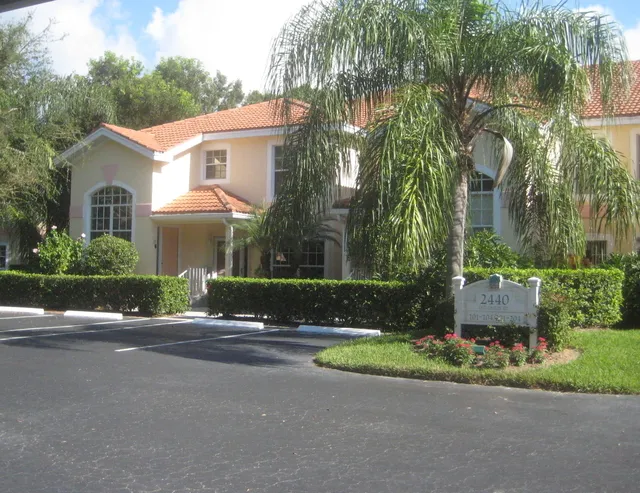another view of front entry