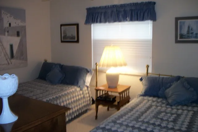 2nd bedroom
