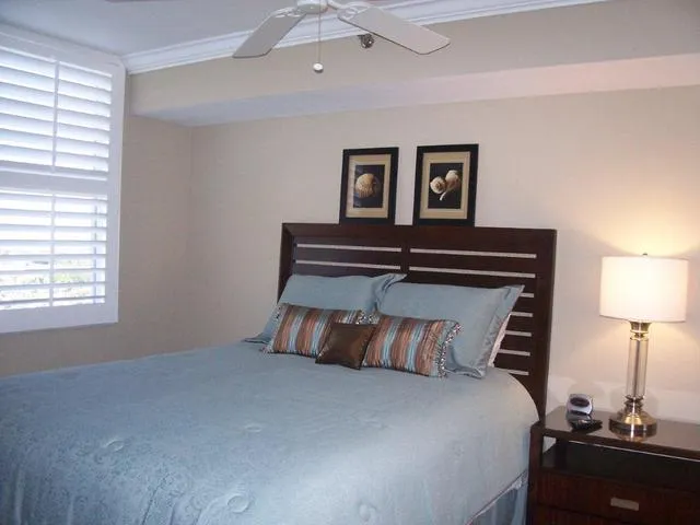 PELICAN BAY 3 BEDROOM GULF VIEW photo 17