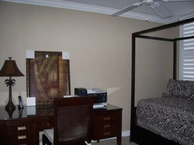 PELICAN BAY 3 BEDROOM GULF VIEW photo 18