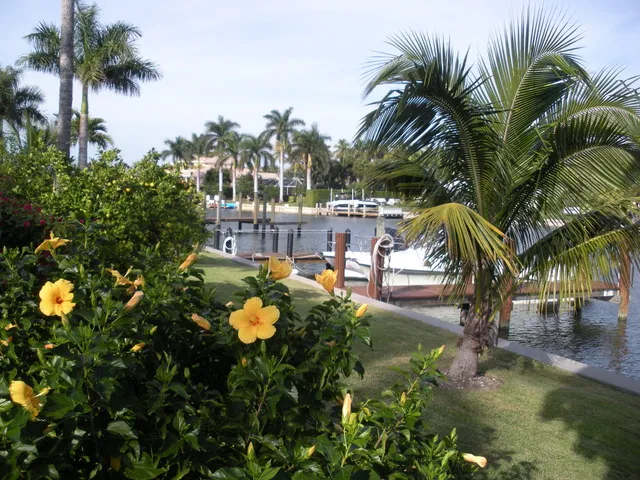 enjoy garden and bay