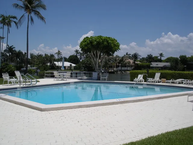 Naples Gulf Shore Boulevard photo 16