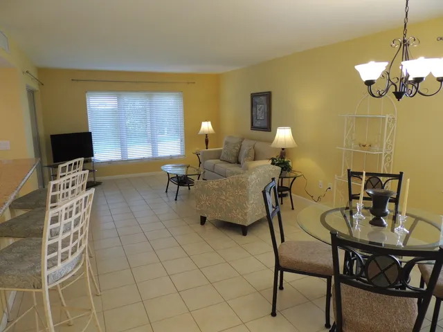Newly decorated 2 bedroom 2 bath 1st floor condo