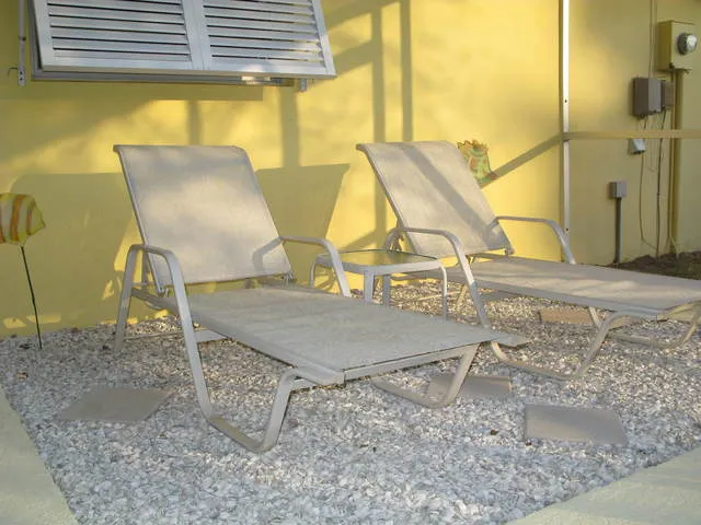 Lounge chairs to sunbathe in total privacy