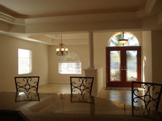 Naples Park Home - Steps to the Beach photo 4