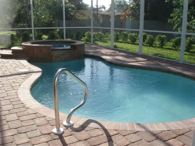Naples Park Home - Steps to the Beach photo 7
