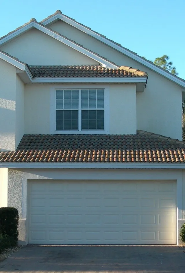 Naples Upscale Townhouse-- photo 1