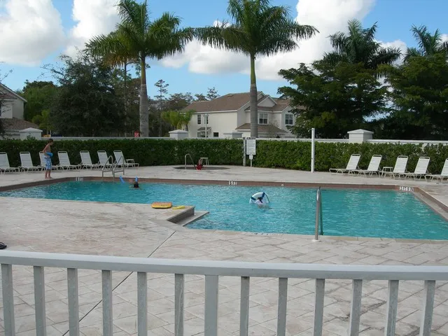Heated Pool with Jacuzzi