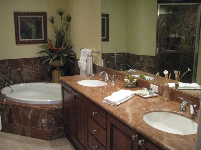 Master Bath w Granite Counters, Spa Tub and full Walk in Granite Shower