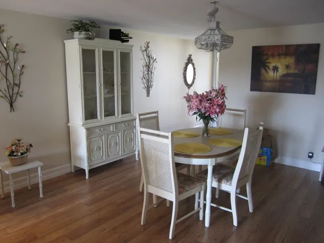 Dining Room on brand new hardwood floors installed 2/2011.