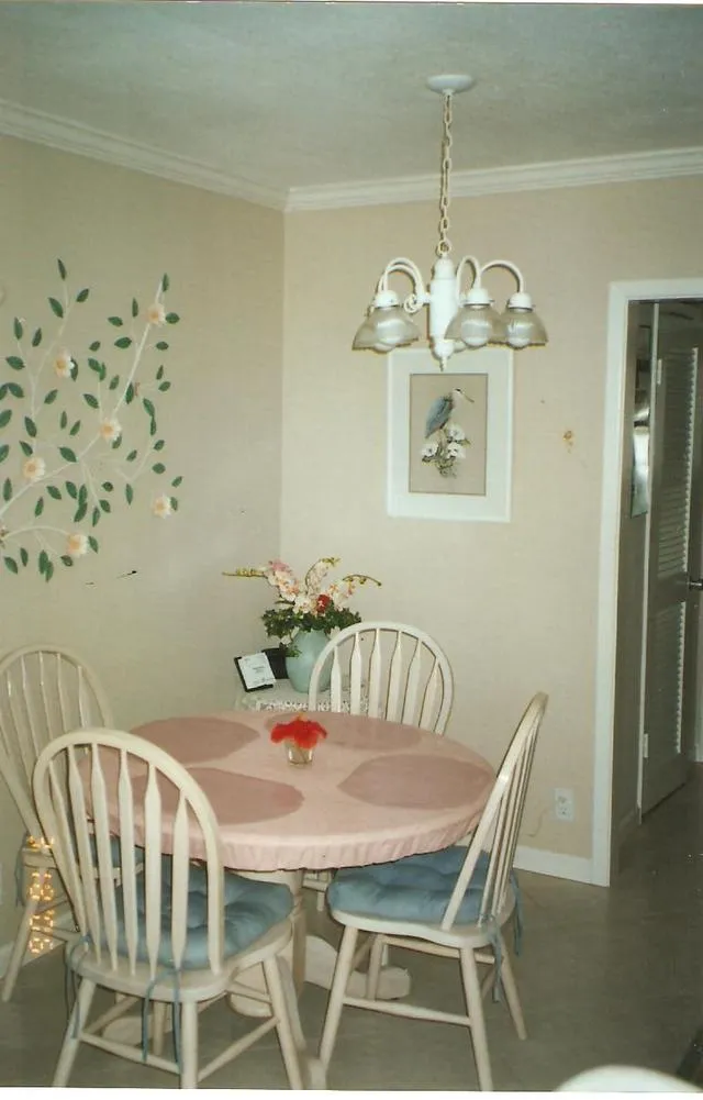 Olde Naples condo. Short walk to beach and Third St. photo 2