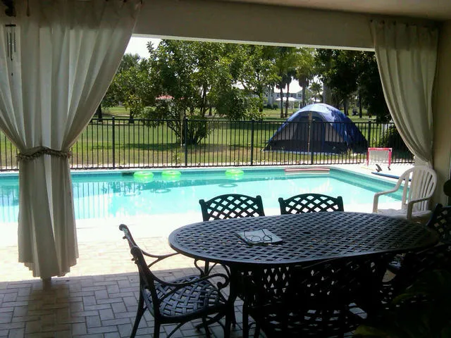Naples Moorings Home- On Golf Course - Walk to Beach photo 6