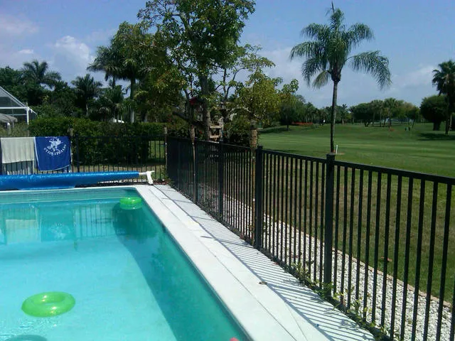 Naples Moorings Home- On Golf Course - Walk to Beach photo 7