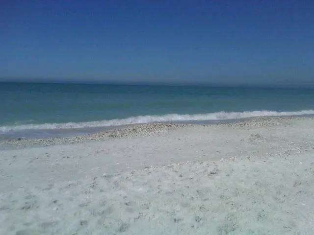 Naples Moorings Home- On Golf Course - Walk to Beach photo 18