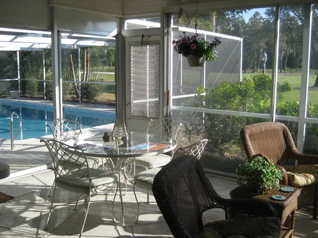 Large lanai to pool