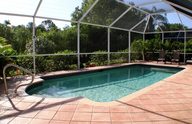 Oversize very private pool