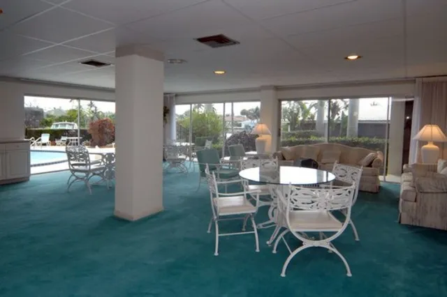 Kins Port Club Room