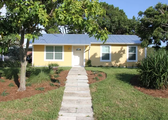 Central Naples Cottage photo 1