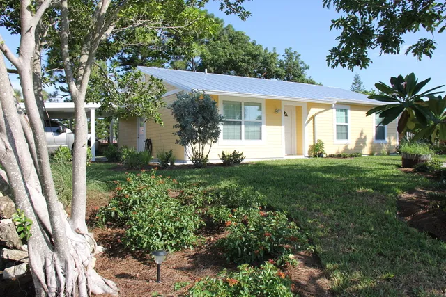 Central Naples Cottage photo 8