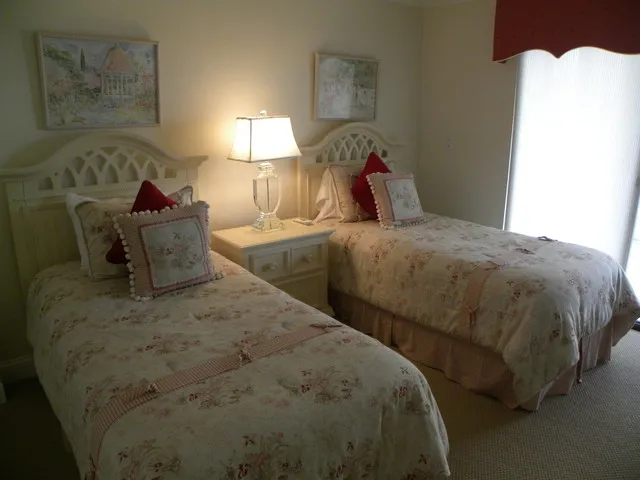 Second Bedroom with Twin Beds