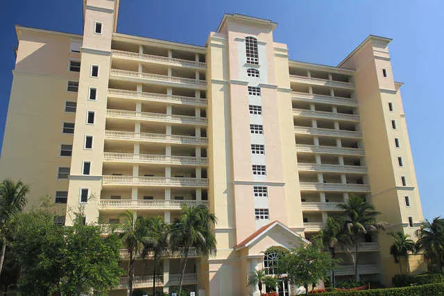 Front of Building - Enclosed Garage is around back by the water.