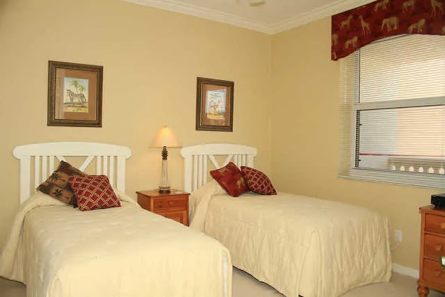 Bedroom 2 - Twin Beds