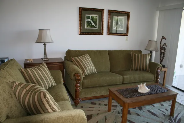 FALLING PRICES THRU 12-1 only $700wk BEACH CONDO photo 4