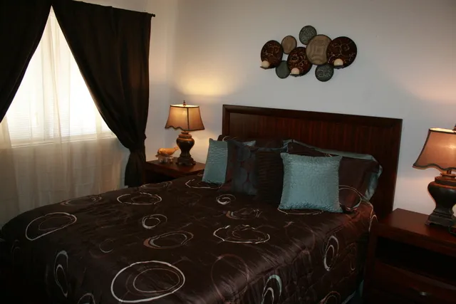 FALLING PRICES THRU 12-1 only $700wk BEACH CONDO photo 8