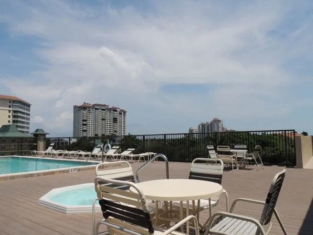 Pool, Spa, Sauna, Sundeck on 4th floor with views!!
