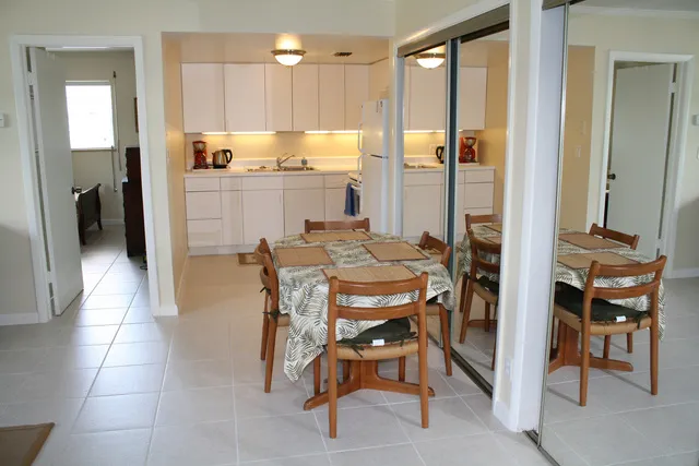Dining Area & Kitchen