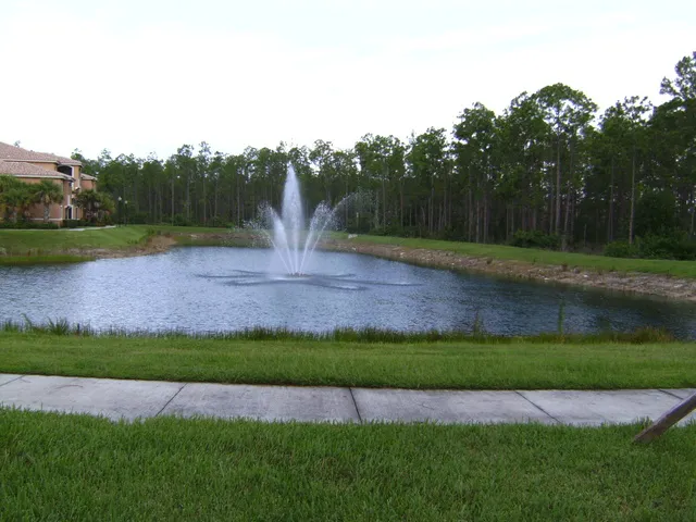 Lots of pretty lakes and nature preserve areas.