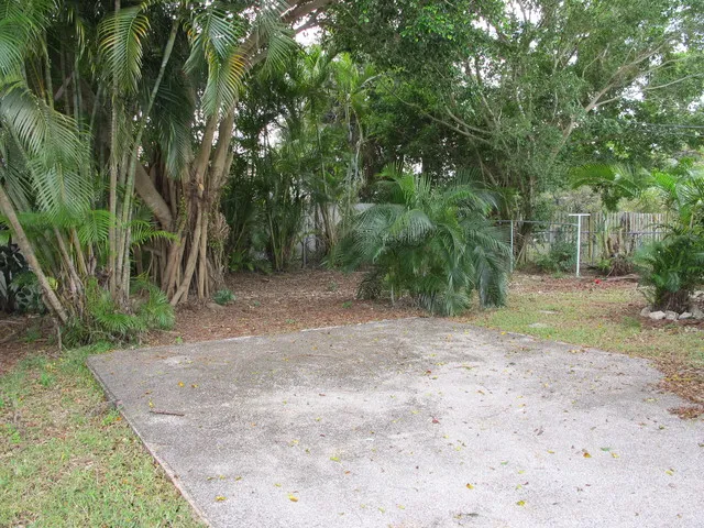 Affordable Naples Rental - West of U.S. 41 photo 16
