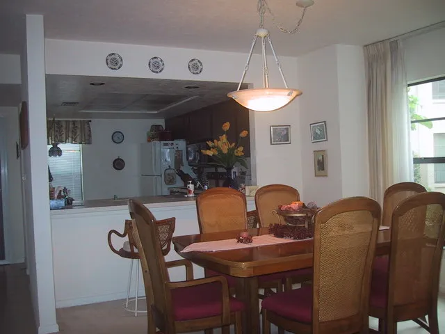 Microwave,newer refrig,pantry well stocked kitchen