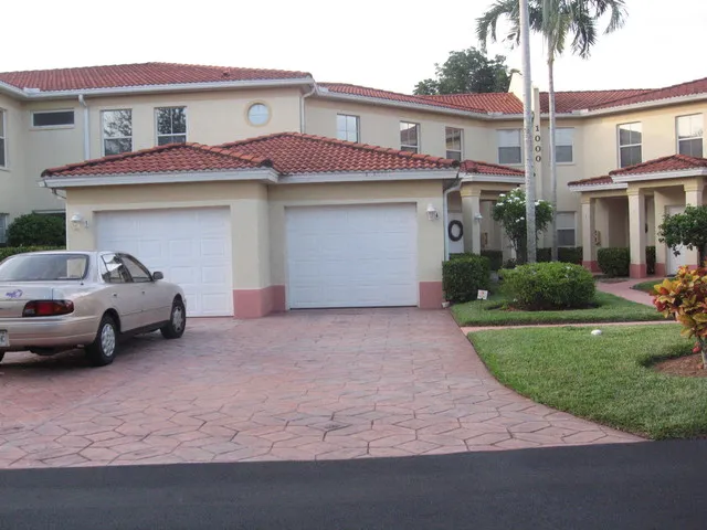 Entrance to the condo...garage or front door