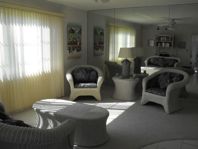Parkshore Condo Close To Everything photo 1