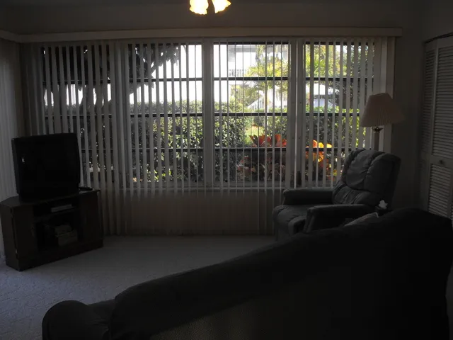 Parkshore Condo Close To Everything photo 2