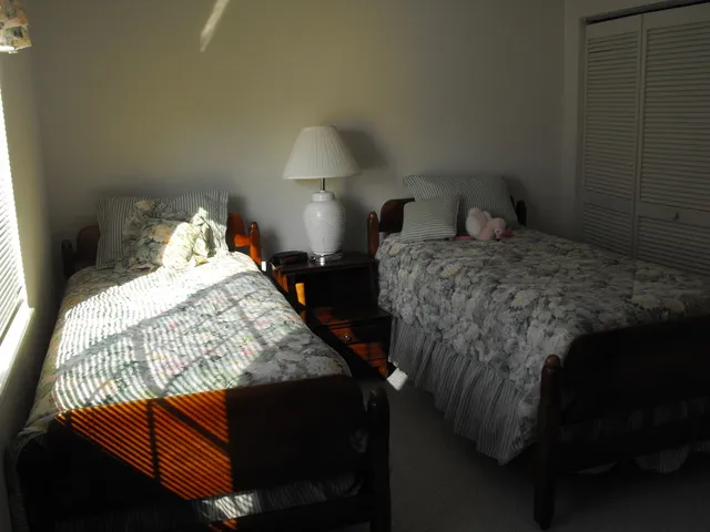 Parkshore Condo Close To Everything photo 6