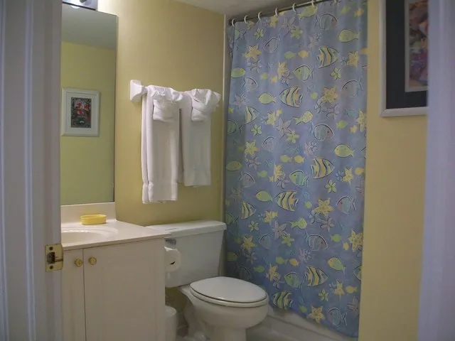 GUEST BATH 