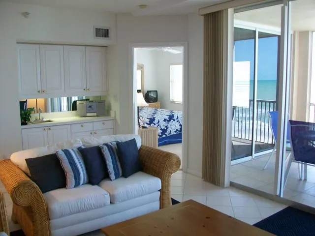 LIVING 403 / WETBAR / MABR