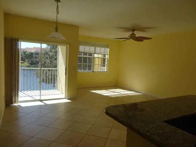 North Naples lakefront condo with GARAGE!!! photo 1