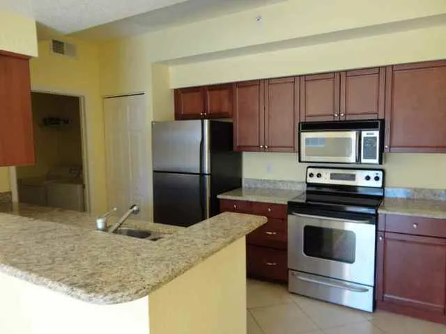 North Naples lakefront condo with GARAGE!!! photo 2