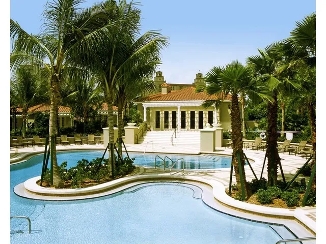 POOL WITH POOL SIDE PAVILLION FOR YOUR PRIVATE PARTY 